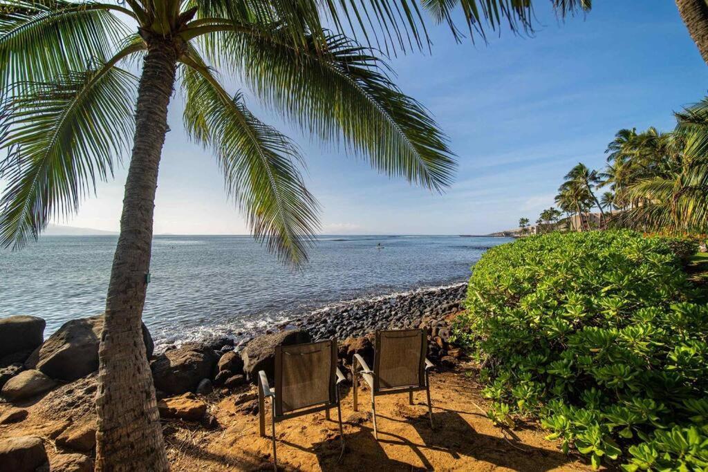 Stunning Maui Direct Ocean Front On The Beach, Walk To Beach From Condo, Watch Turtles, Whales, Ac In All Rooms Ocean View Pool And Spa Wailuku المظهر الخارجي الصورة