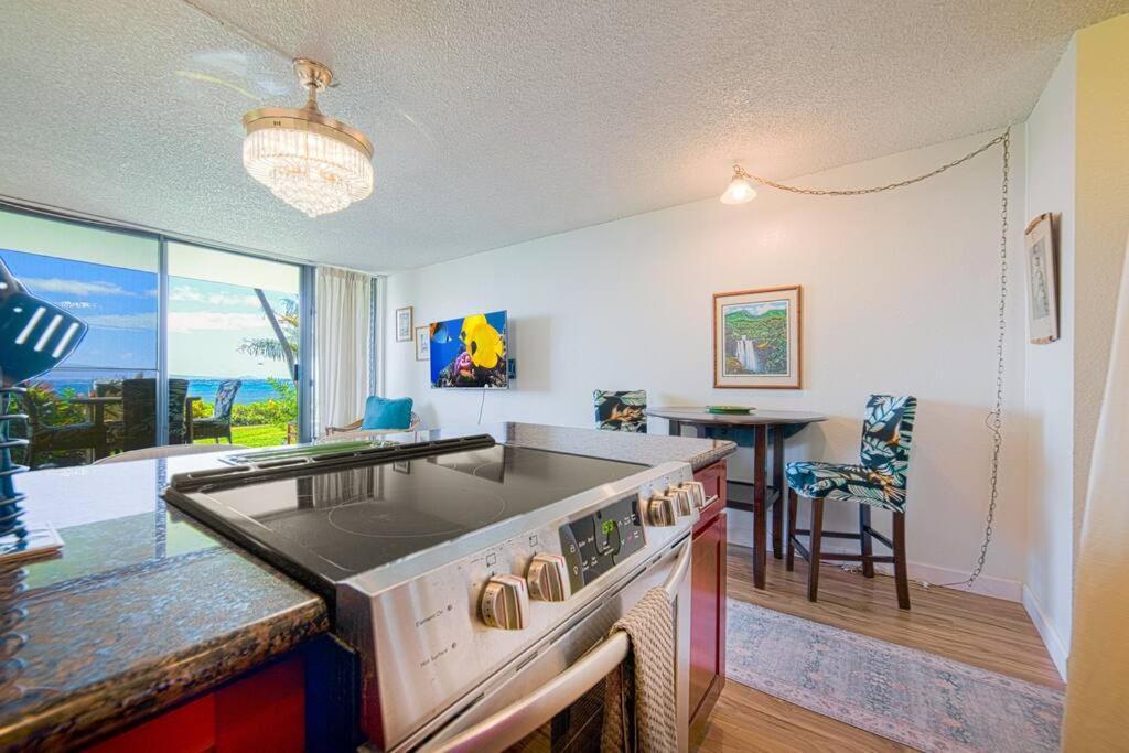 Stunning Maui Direct Ocean Front On The Beach, Walk To Beach From Condo, Watch Turtles, Whales, Ac In All Rooms Ocean View Pool And Spa Wailuku المظهر الخارجي الصورة