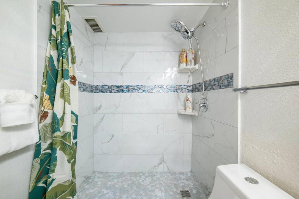 Stunning Maui Direct Ocean Front On The Beach, Walk To Beach From Condo, Watch Turtles, Whales, Ac In All Rooms Ocean View Pool And Spa Wailuku المظهر الخارجي الصورة